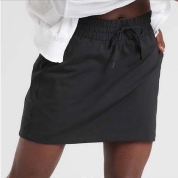 Athleta Excursion Hybrid Exercise Tennis Skort Black Small Tall ST UPF 50 - Picture 3 of 9